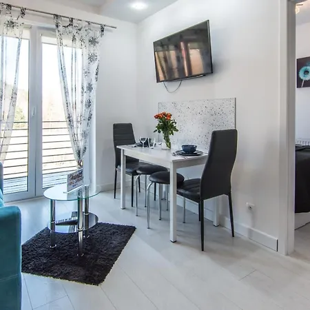 Aparthotel Izerskie - Ul. Cicha 13h-i 3*