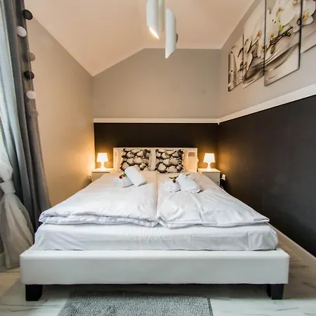 Aparthotel Izerskie - Ul. Cicha 13h-i 3*