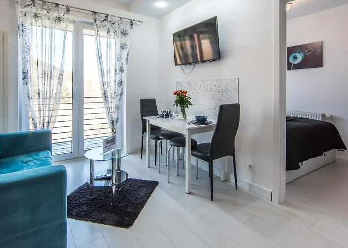 Apart-hotel Izerskie - Ul. Cicha 13h-i 3*