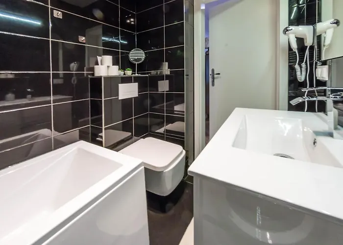 Apart-hotel Izerskie - Ul. Cicha 13h-i 3*